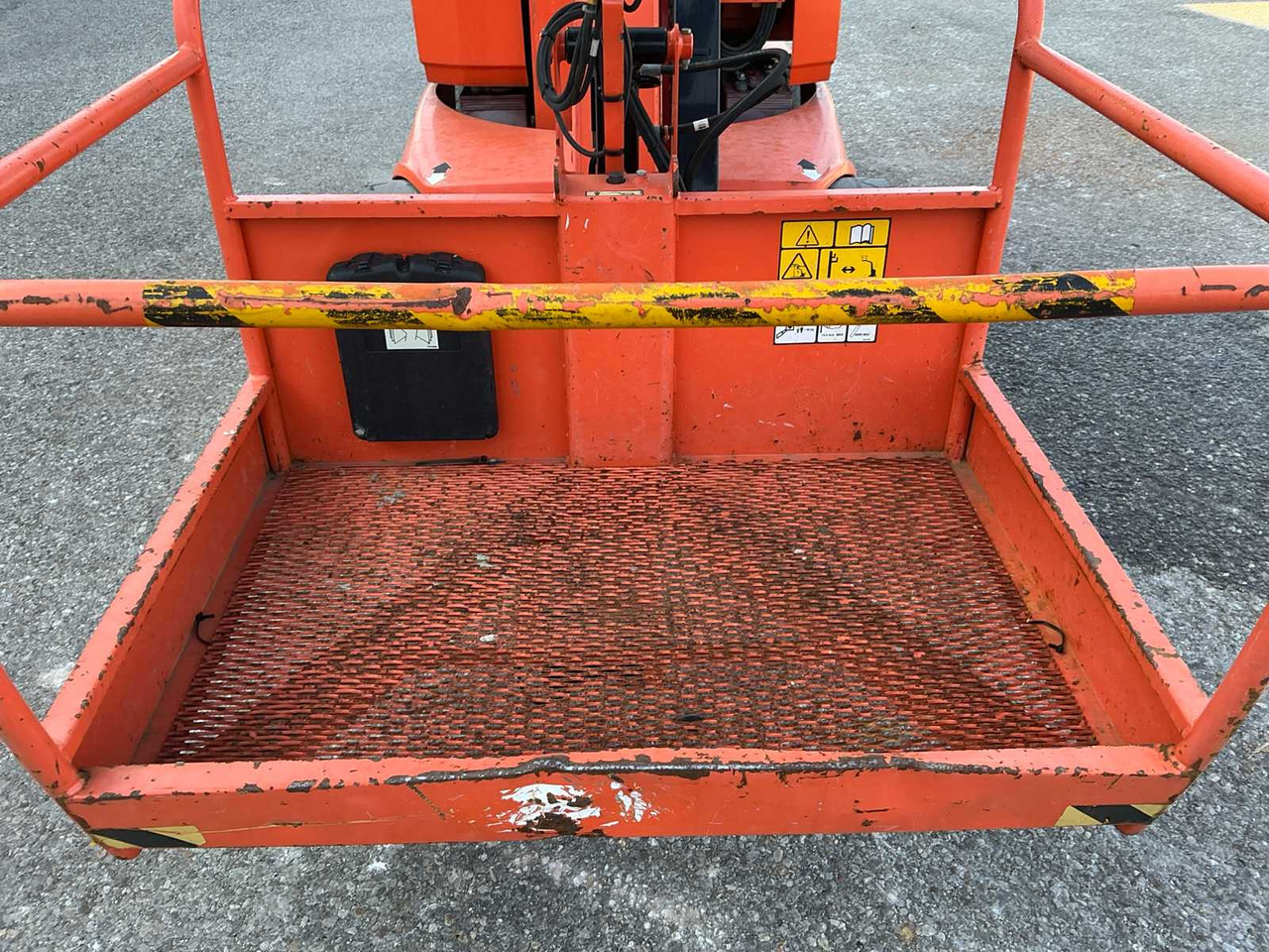 Emelő JLG Toucan 12E: 15 kép.