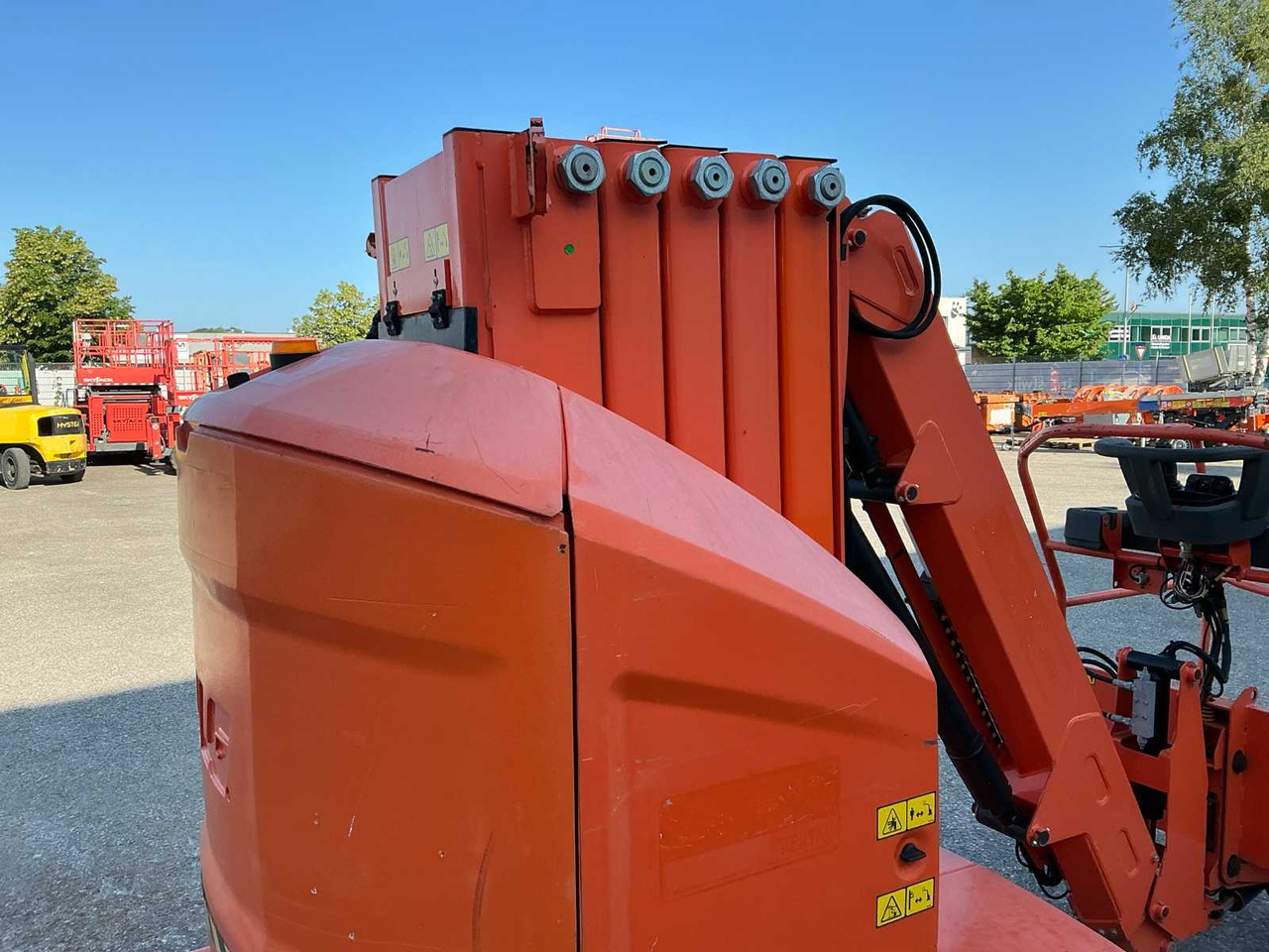 Emelő JLG Toucan 12E: 11 kép.