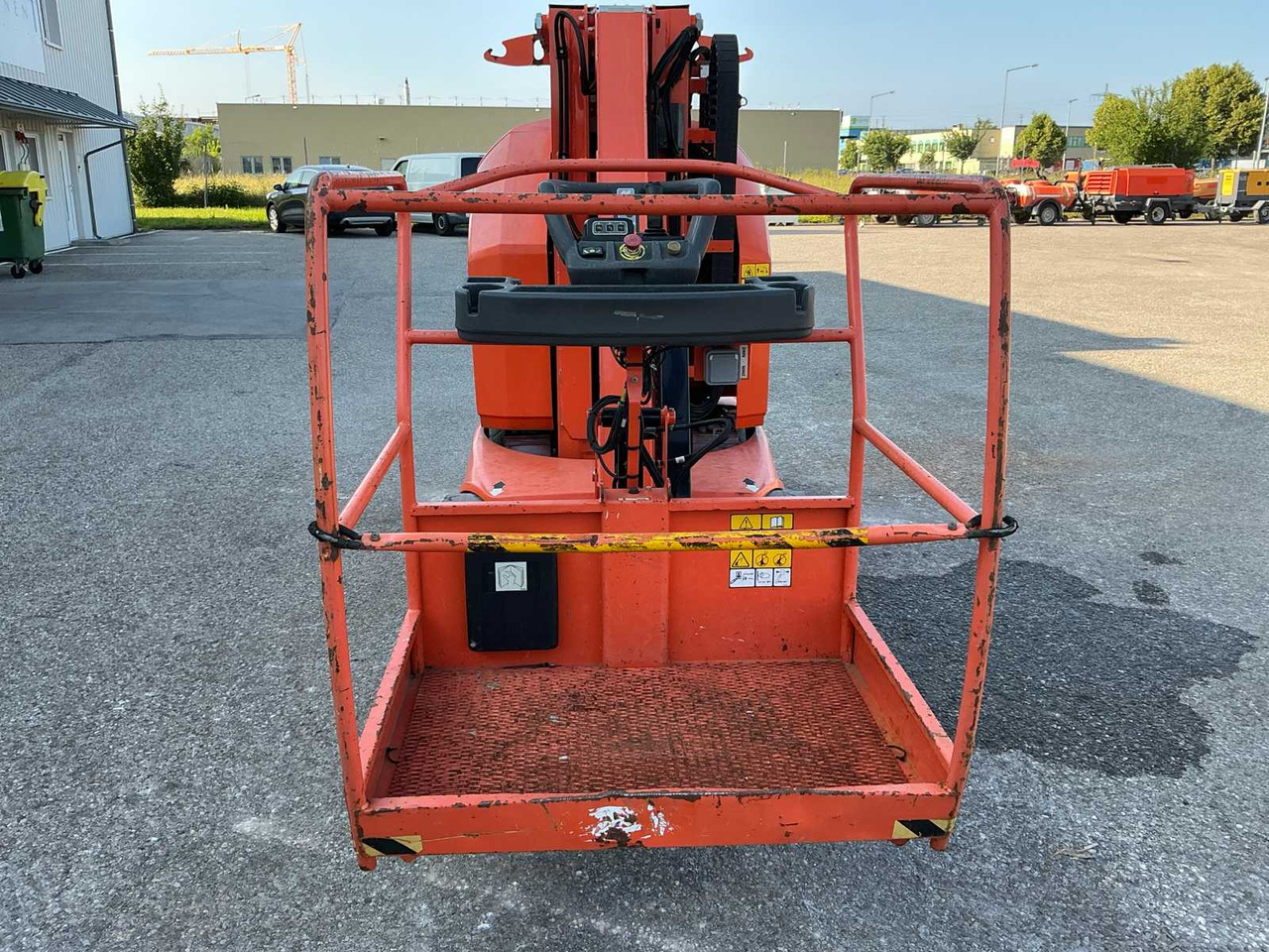 Emelő JLG Toucan 12E: 14 kép.