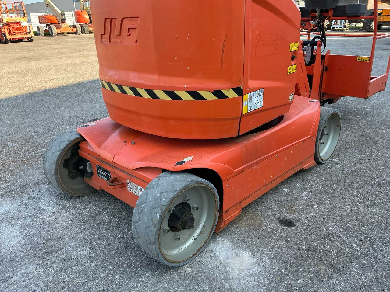 Emelő JLG Toucan 12E: 10 kép.