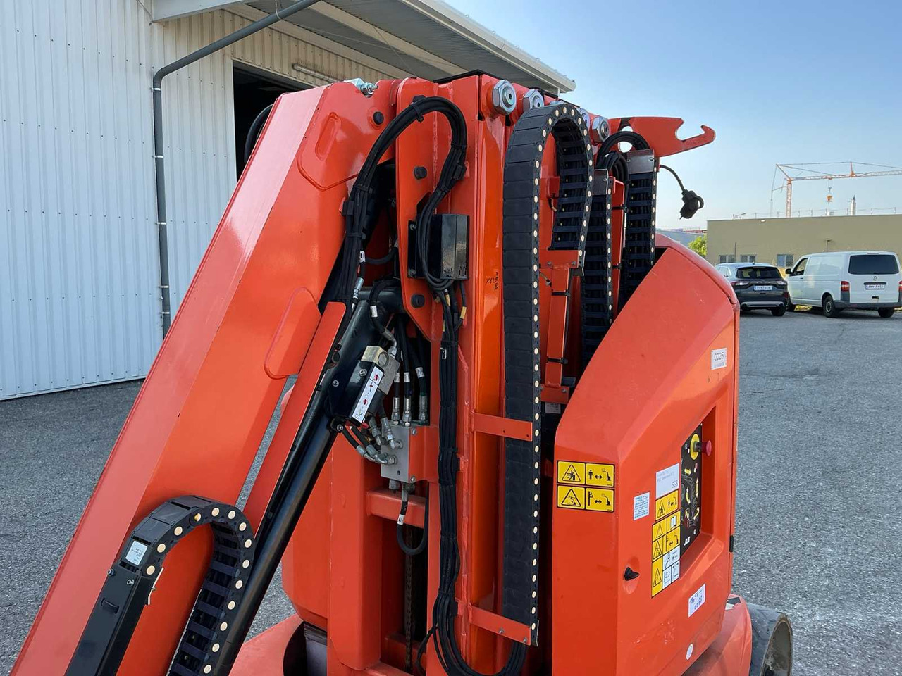 Emelő JLG Toucan 12E: 6 kép.