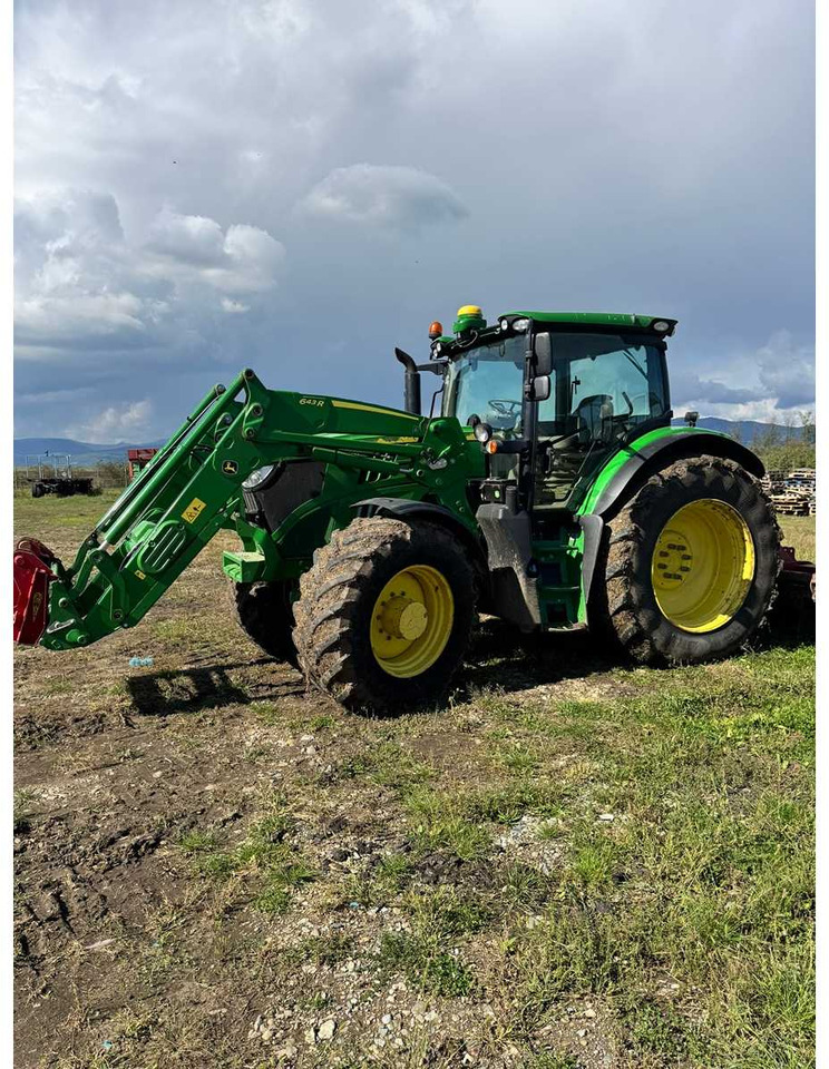 JOHN DEERE 6155R - Traktor: 2 kép. JOHN DEERE 6155R - Traktor: 2 kép.