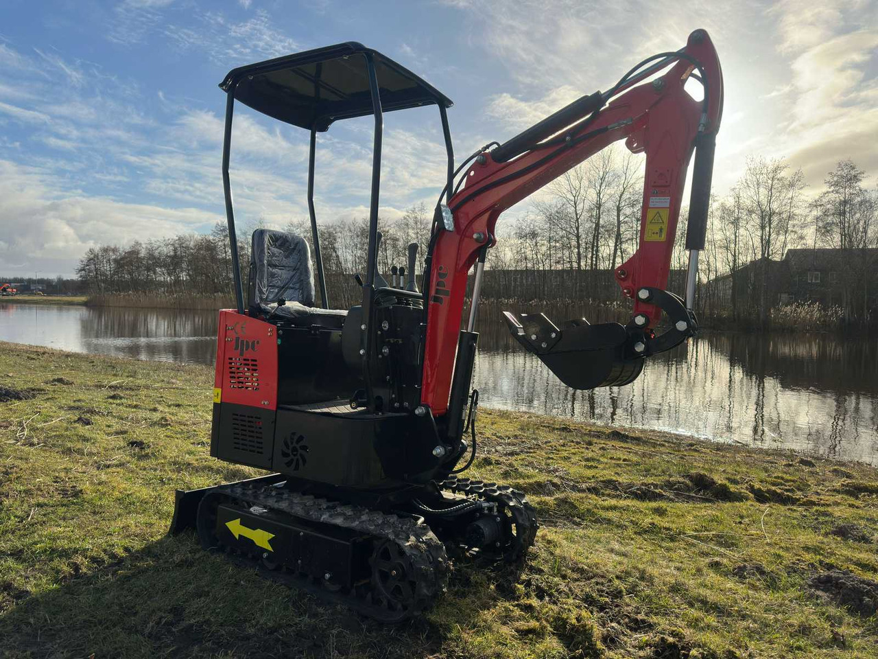 JPC HT12 R - Minikotró: 2 kép. JPC HT12 R - Minikotró: 2 kép.