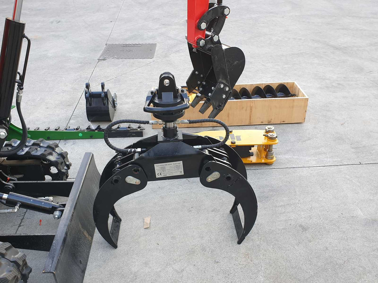 JPC - Minikotró: 4 kép. JPC - Minikotró: 4 kép.