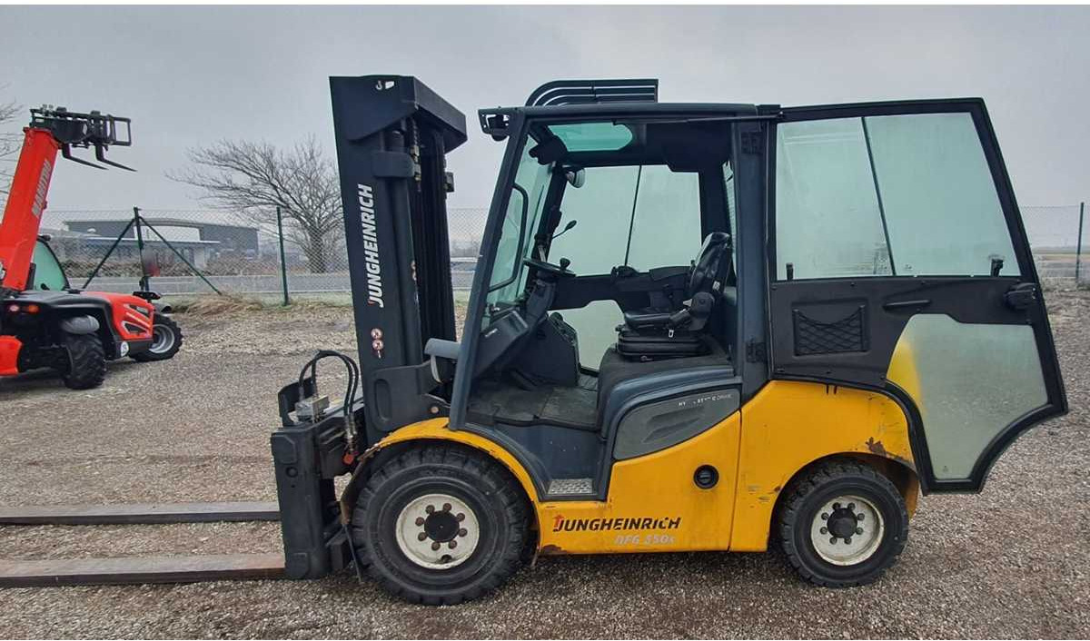 JUNGHEINRICH - DFG S50S - 2015 - FORKLIFT TRUCKS - Villás targonca: 5 kép. JUNGHEINRICH - DFG S50S - 2015 - FORKLIFT TRUCKS - Villás targonca: 5 kép.
