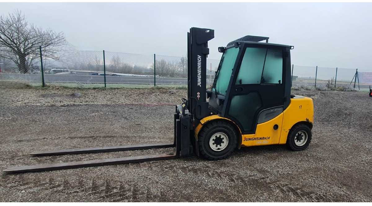 JUNGHEINRICH - DFG S50S - 2015 - FORKLIFT TRUCKS - Villás targonca: 1 kép. JUNGHEINRICH - DFG S50S - 2015 - FORKLIFT TRUCKS - Villás targonca: 1 kép.