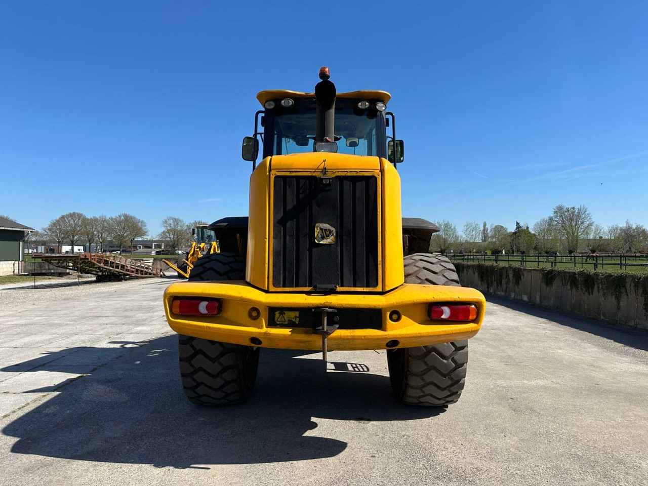 Jcb 436 E - Gumikerekes homlokrakodó: 5 kép. Jcb 436 E - Gumikerekes homlokrakodó: 5 kép.