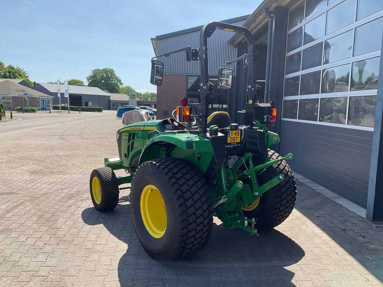 John Deere 4052M - Kistraktor: 5 kép. John Deere 4052M - Kistraktor: 5 kép.