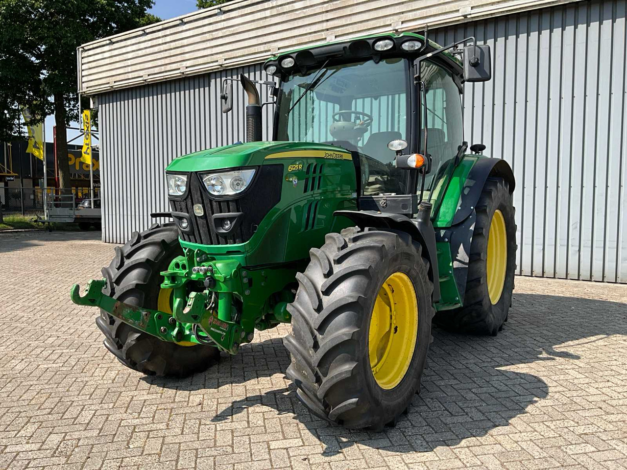 John Deere 6125R - Traktor: 1 kép. John Deere 6125R - Traktor: 1 kép.