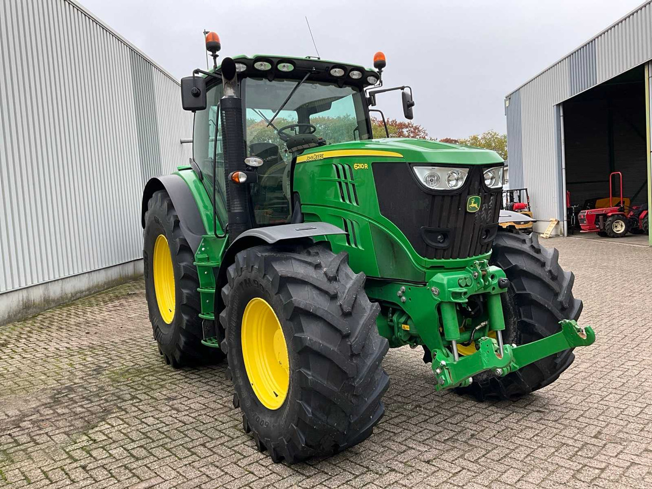 John Deere 6210R - Traktor: 4 kép. John Deere 6210R - Traktor: 4 kép.