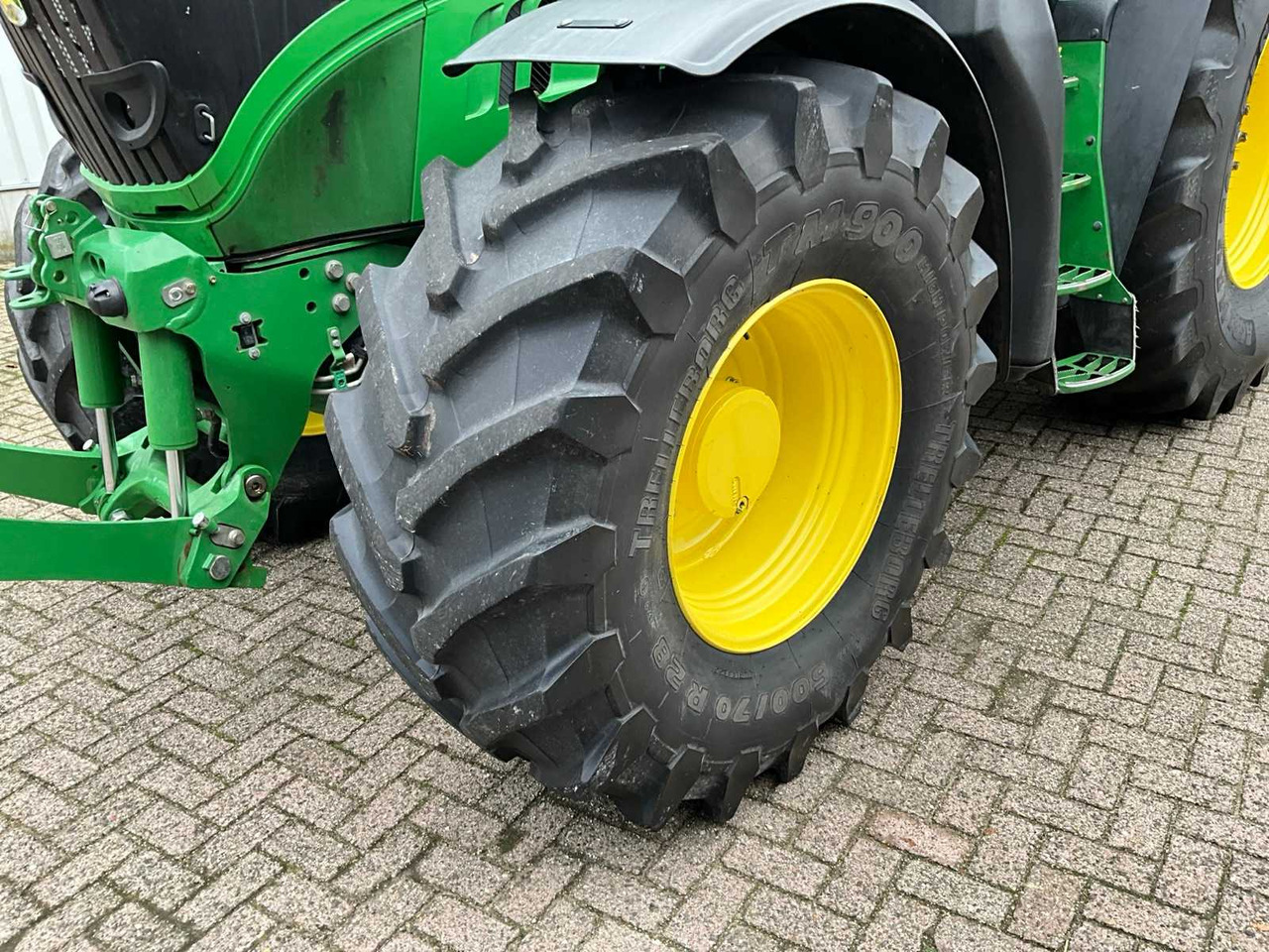 John Deere 6210R - Traktor: 5 kép. John Deere 6210R - Traktor: 5 kép.