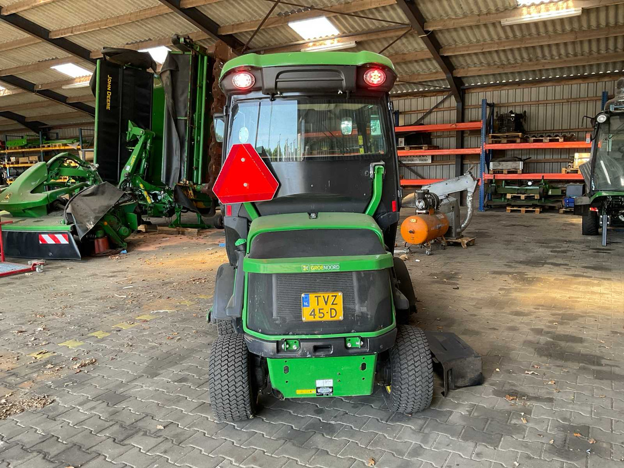 John deere 1585 TerrainCut - Kerti fűkasza: 4 kép. John deere 1585 TerrainCut - Kerti fűkasza: 4 kép.