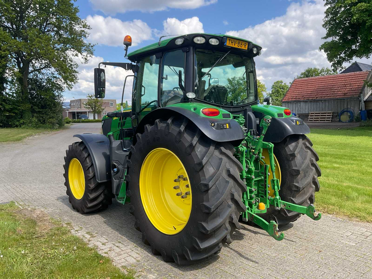 John deere 6155R - Traktor: 3 kép. John deere 6155R - Traktor: 3 kép.