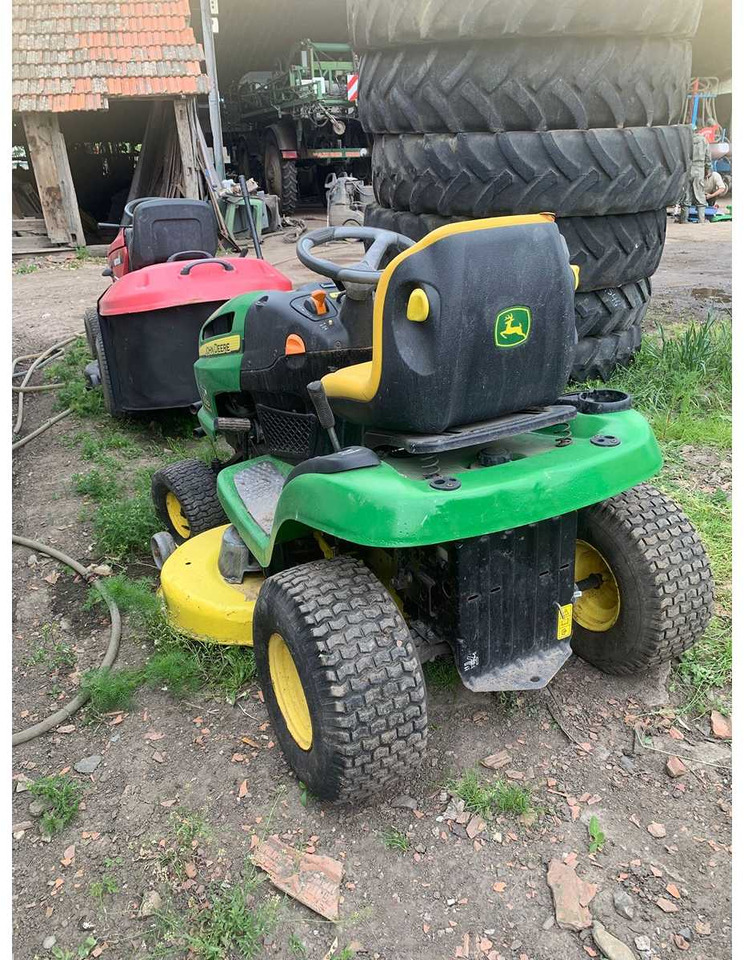 John deere - Traktor: 4 kép. John deere - Traktor: 4 kép.