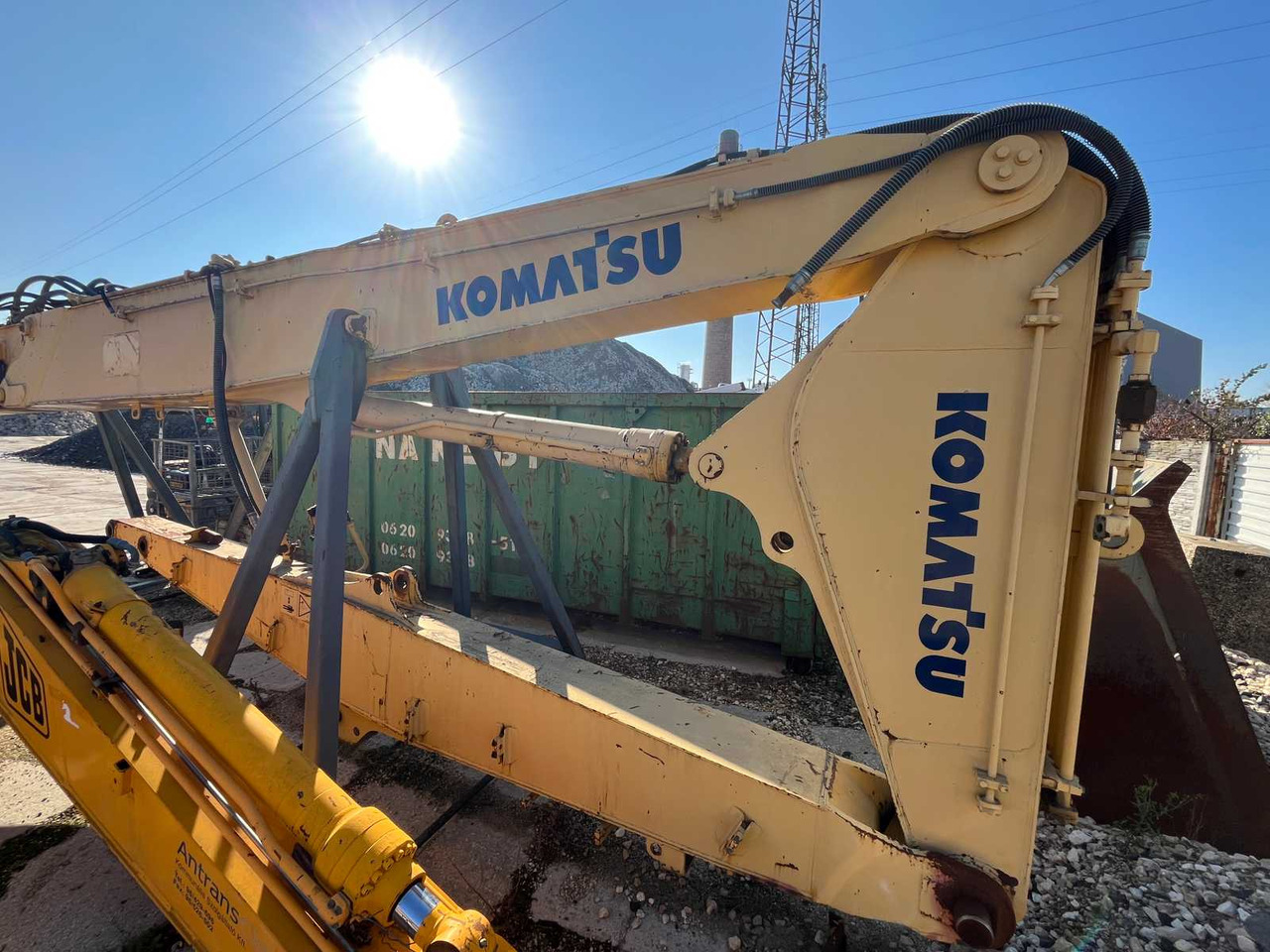 KOMATSU EXCAVATOR BOOM - Kotrógép: 4 kép. KOMATSU EXCAVATOR BOOM - Kotrógép: 4 kép.