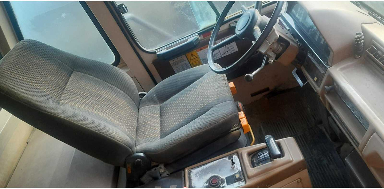 KOMATSU HD405-6 - Dömper: 5 kép. KOMATSU HD405-6 - Dömper: 5 kép.