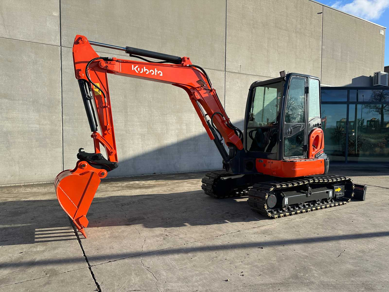 KUBOTA - 2014 - KX155-5 - MIDI EXCAVATOR - Kotrógép: 1 kép. KUBOTA - 2014 - KX155-5 - MIDI EXCAVATOR - Kotrógép: 1 kép.