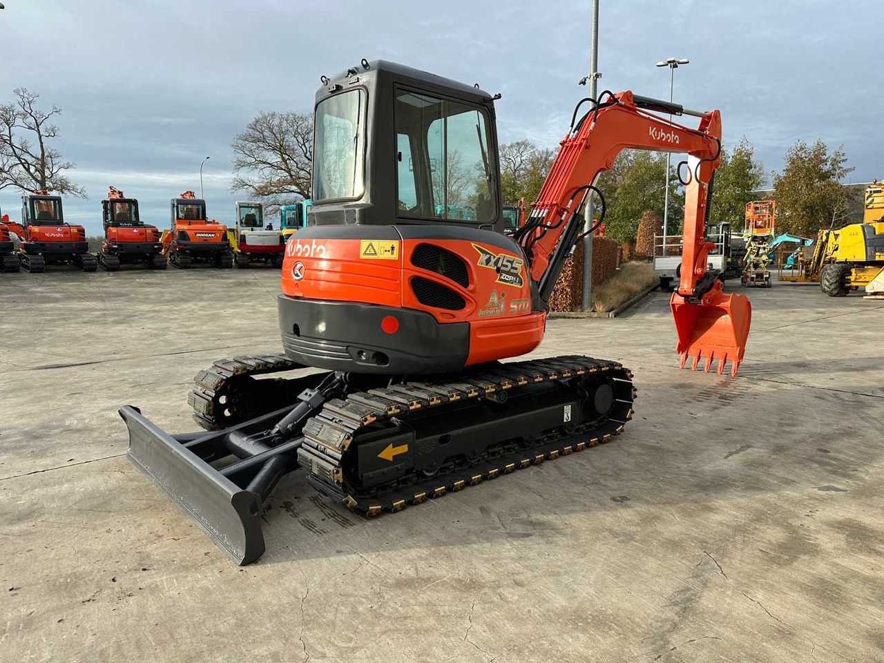 KUBOTA - 2016 - KX155-3SZ - MIDI EXCAVATOR - Kotrógép: 4 kép. KUBOTA - 2016 - KX155-3SZ - MIDI EXCAVATOR - Kotrógép: 4 kép.