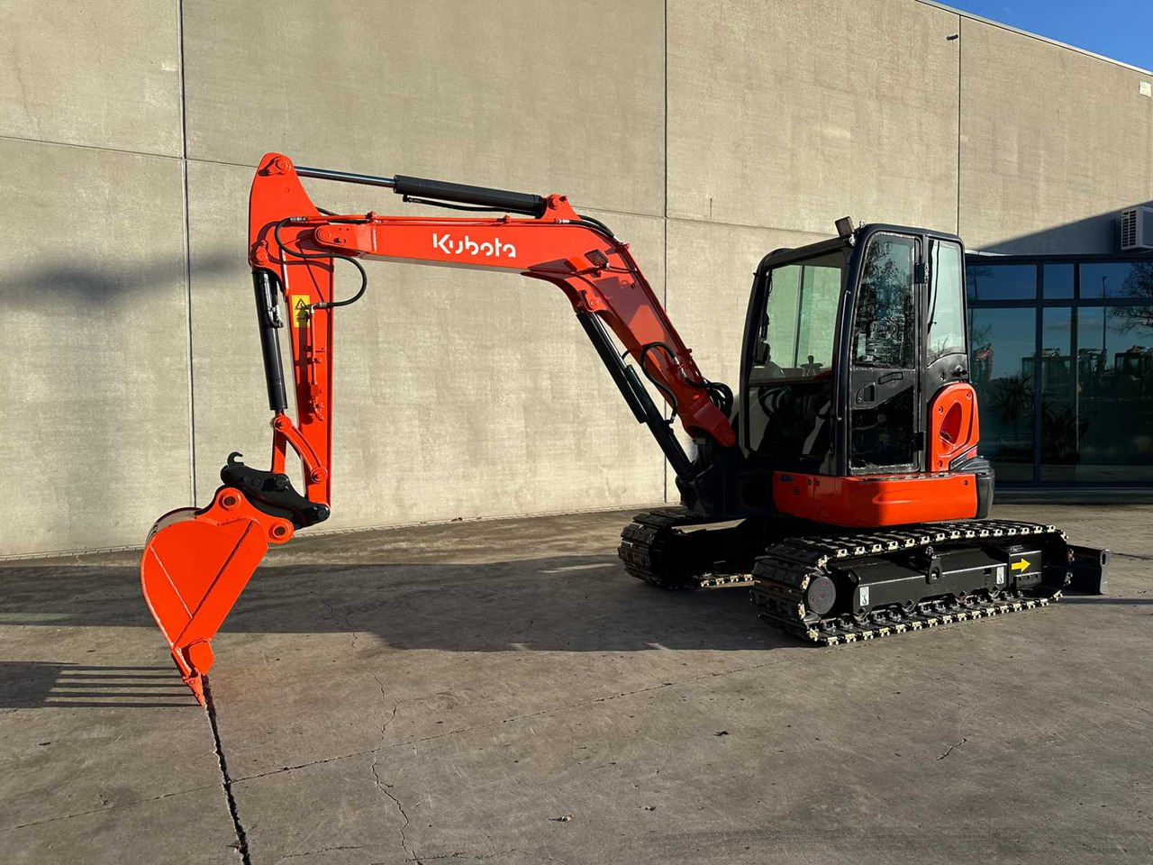 KUBOTA - 2016 - KX155-5 - MIDI EXCAVATOR - Kotrógép: 1 kép. KUBOTA - 2016 - KX155-5 - MIDI EXCAVATOR - Kotrógép: 1 kép.