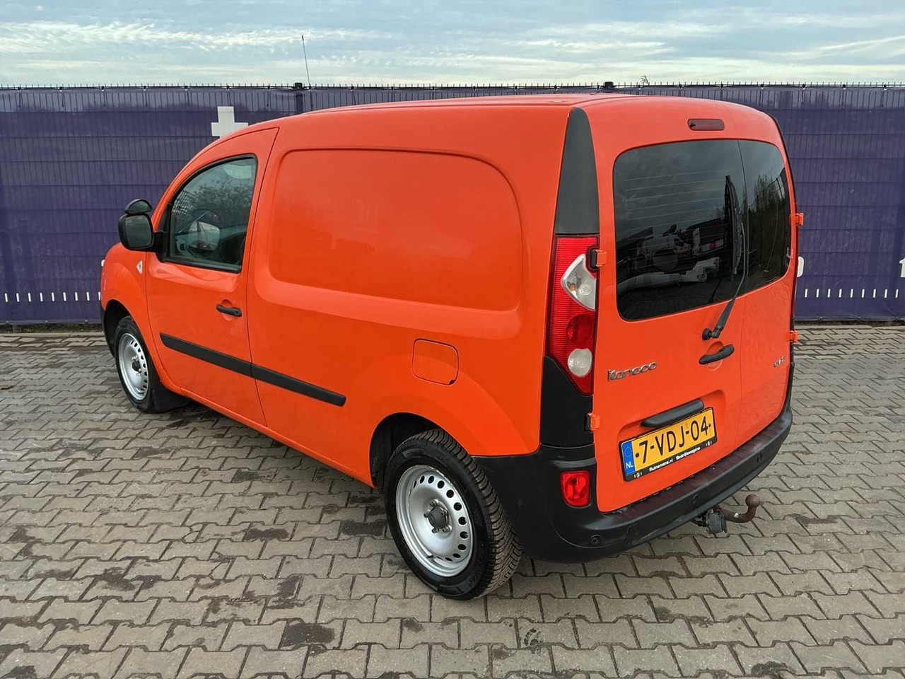 2009 - RENAULT - KANGOO EXPRESS - 1.5 DCI 90 EX.TECH L - COMMERCIAL VEHICLE - Kisteherautó: 3 kép. 2009 - RENAULT - KANGOO EXPRESS - 1.5 DCI 90 EX.TECH L - COMMERCIAL VEHICLE - Kisteherautó: 3 kép.