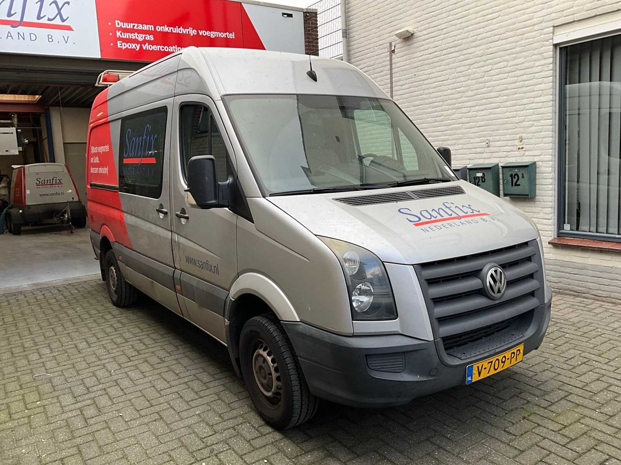 2009 VOLKSWAGEN CRAFTER COMMERCIAL VEHICLE - Kisteherautó: 3 kép. 2009 VOLKSWAGEN CRAFTER COMMERCIAL VEHICLE - Kisteherautó: 3 kép.