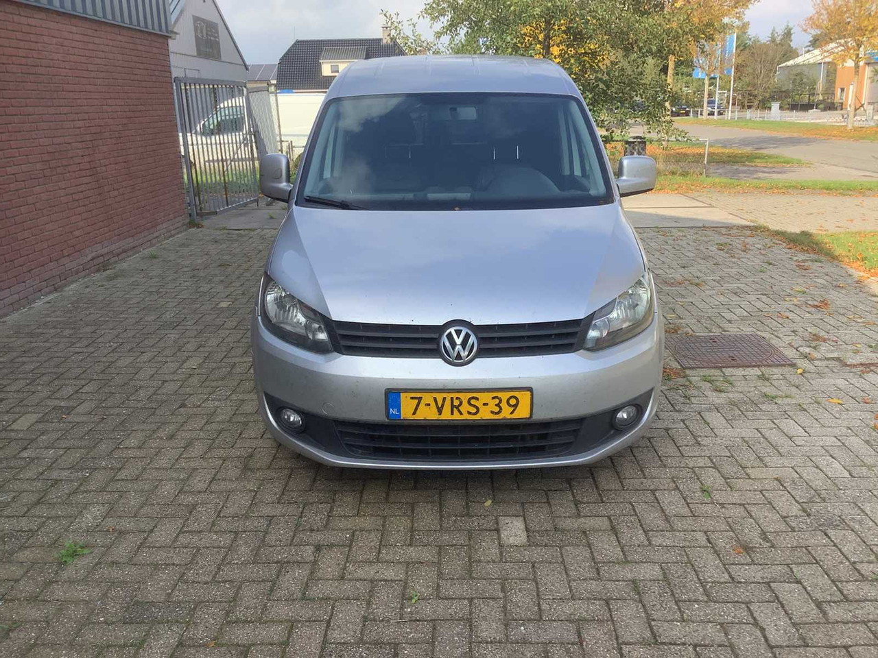 2011 VOLKSWAGEN CADDY 1.6 TDI BMT COMMERCIAL VEHICLE - Kisteherautó: 2 kép. 2011 VOLKSWAGEN CADDY 1.6 TDI BMT COMMERCIAL VEHICLE - Kisteherautó: 2 kép.