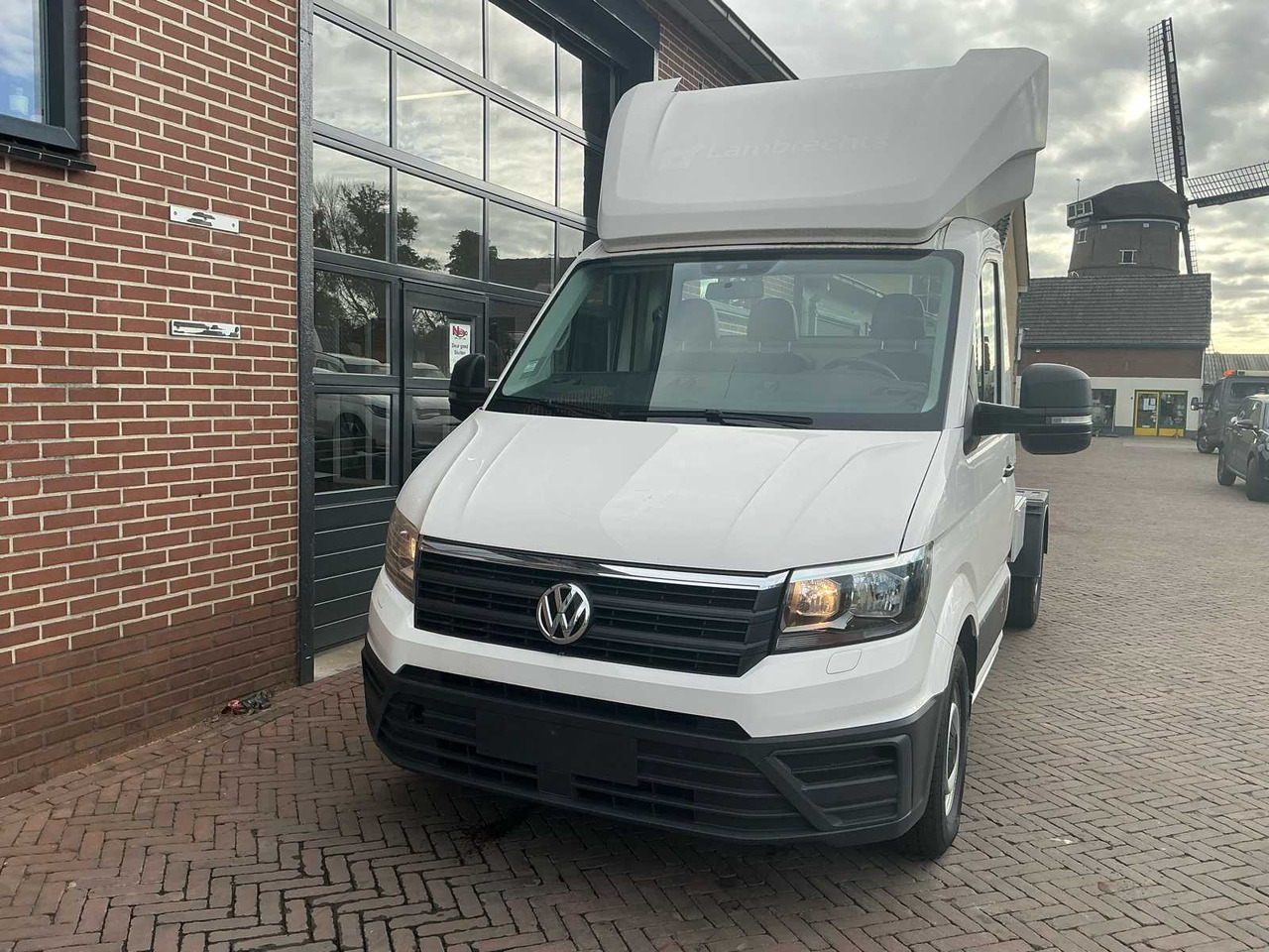2018 VOLKSWAGEN CRAFTER SZN1E BE TRACTOR - Kisteherautó: 3 kép. 2018 VOLKSWAGEN CRAFTER SZN1E BE TRACTOR - Kisteherautó: 3 kép.