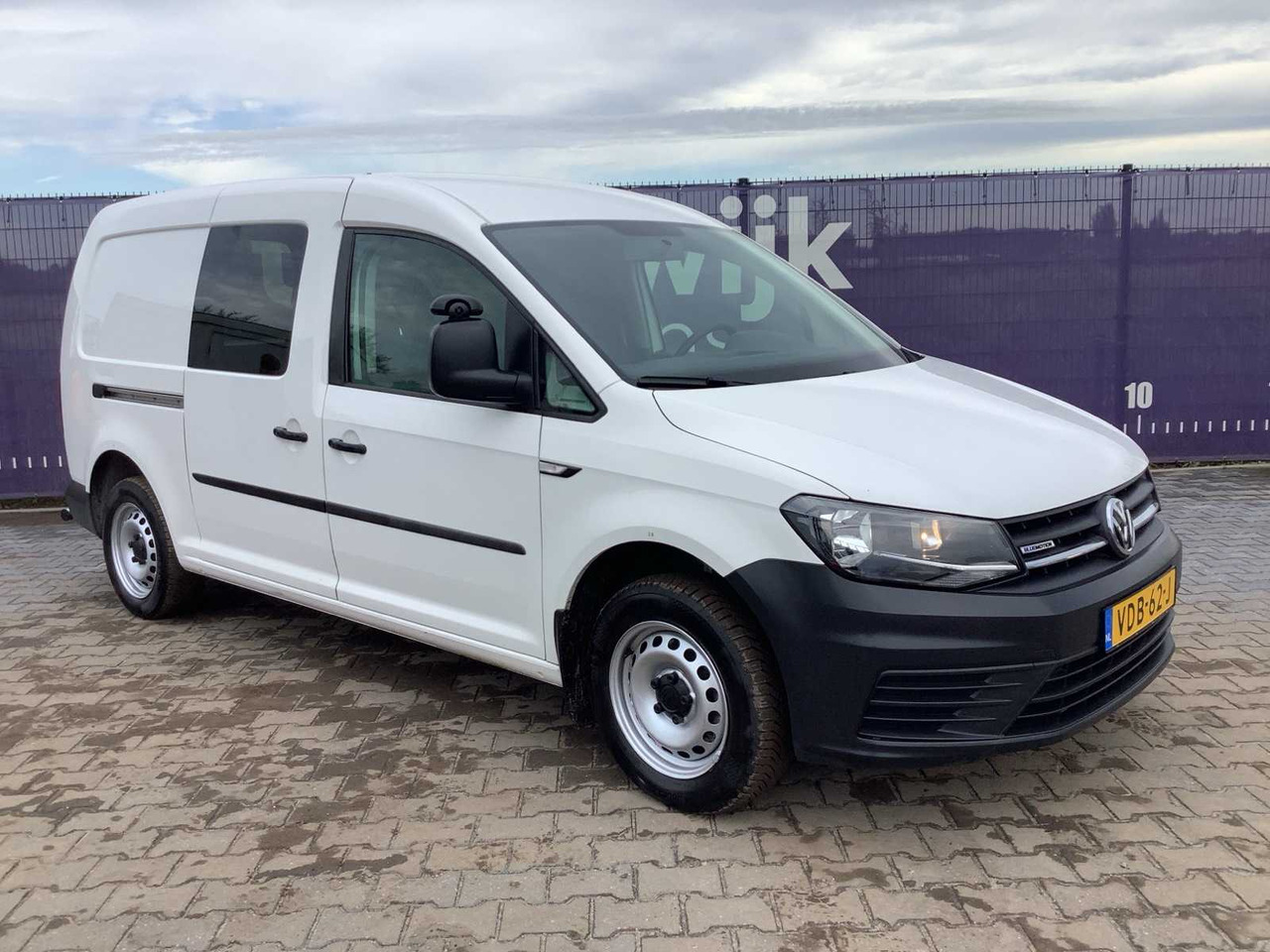 2019 - VOLKSWAGEN - CADDY - 1.4 TGI MAXI L2H1 ECOFUEL - CNG/NATURAL GAS - COMMERCIAL VEHICLE - Kisteherautó: 2 kép. 2019 - VOLKSWAGEN - CADDY - 1.4 TGI MAXI L2H1 ECOFUEL - CNG/NATURAL GAS - COMMERCIAL VEHICLE - Kisteherautó: 2 kép.