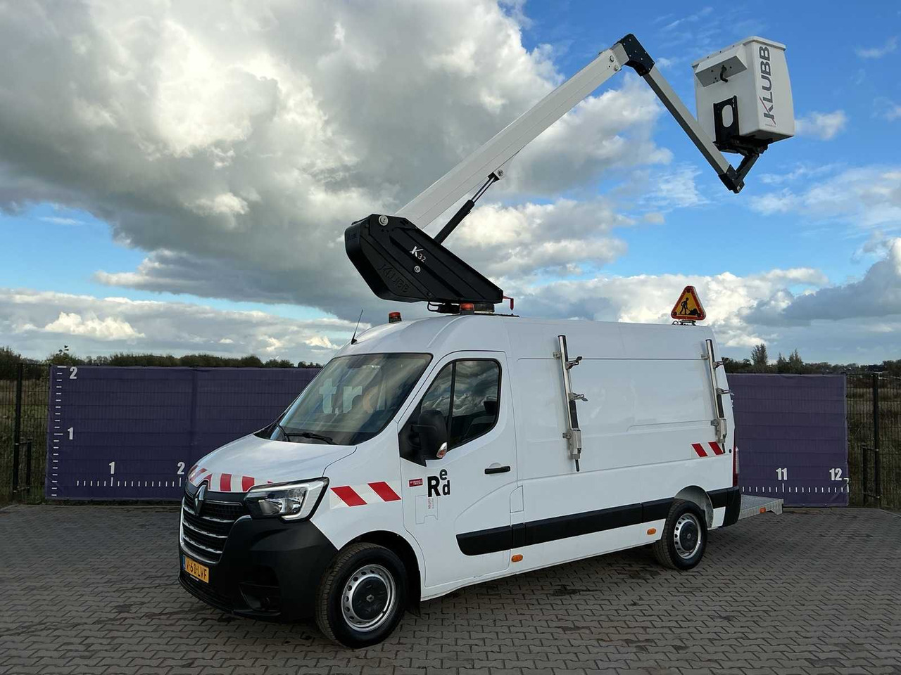 2020 - RENAULT - MASTER - T35 2.3 DCI L2H2 - COMMERCIAL VEHICLE/TRUCK-MOUNTED AERIAL PLATFORM 12.5M - Kisteherautó: 5 kép. 2020 - RENAULT - MASTER - T35 2.3 DCI L2H2 - COMMERCIAL VEHICLE/TRUCK-MOUNTED AERIAL PLATFORM 12.5M - Kisteherautó: 5 kép.