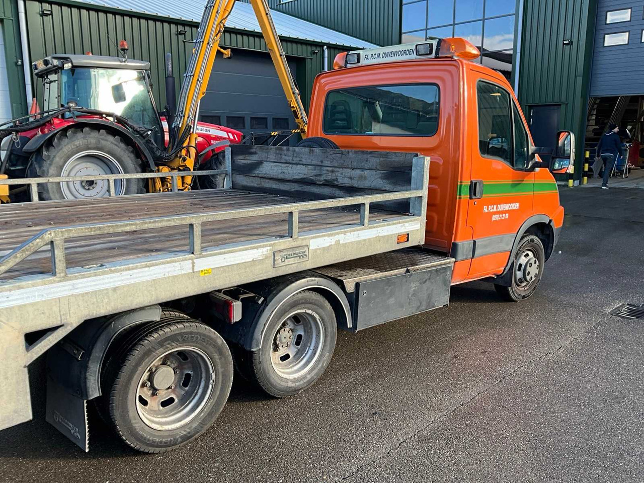 Kisteherautó COMMERCIAL VEHICLE WITH TRAILER: 6 kép. Kisteherautó COMMERCIAL VEHICLE WITH TRAILER: 6 kép.