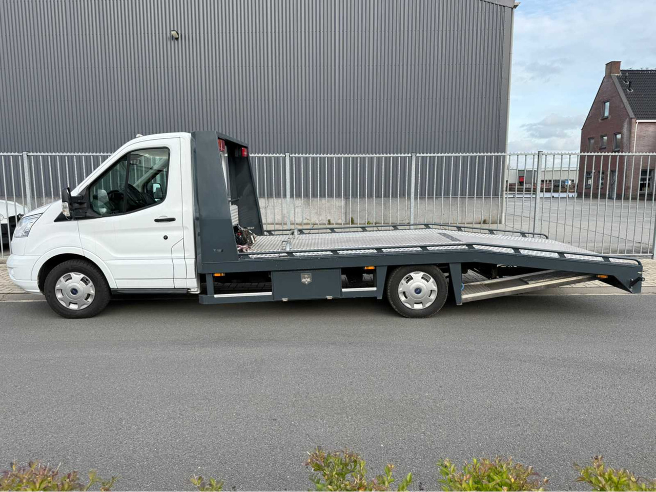 FORD - TRANSIT - TIJHOF CAR TRANSPORTER - COMMERCIAL VEHICLE - 2016 - Kisteherautó: 4 kép. FORD - TRANSIT - TIJHOF CAR TRANSPORTER - COMMERCIAL VEHICLE - 2016 - Kisteherautó: 4 kép.