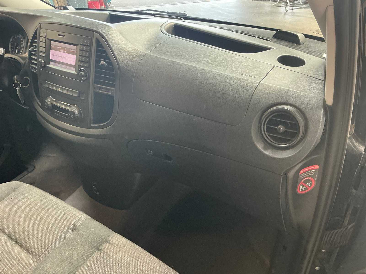 Kisteherautó MERCEDES - 114 CDI - VITO - COMMERCIAL VEHICLE: 18 kép.