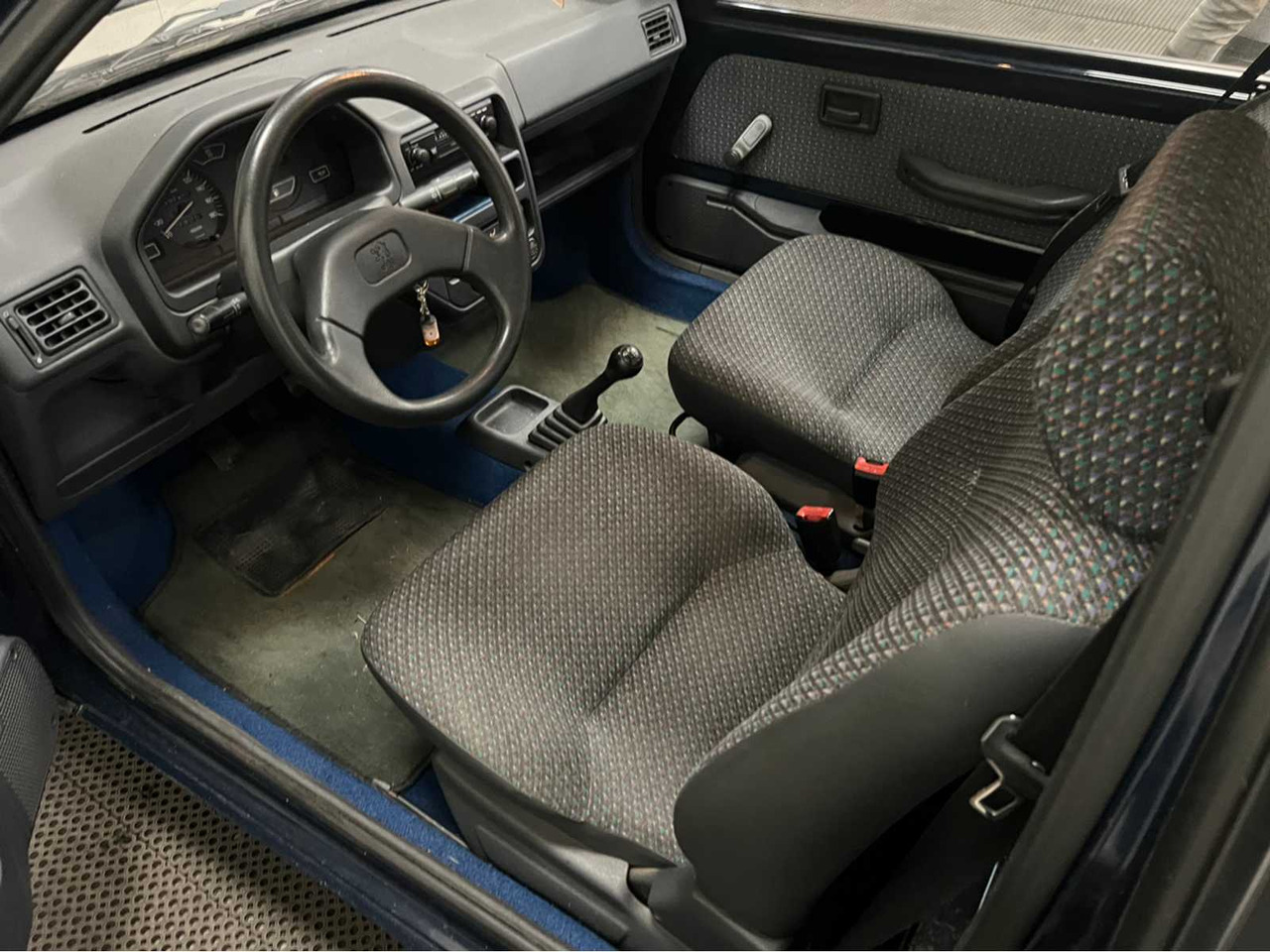 Kisteherautó PEUGEOT - 106 - COMMERCIAL VEHICLE - 1993: 10 kép. Kisteherautó PEUGEOT - 106 - COMMERCIAL VEHICLE - 1993: 10 kép.