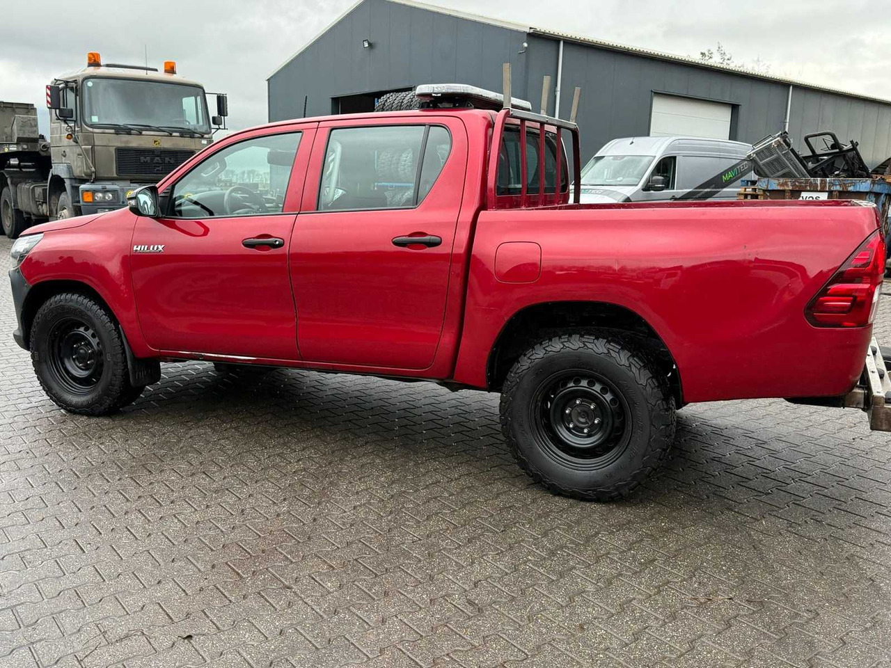 TOYOTA - HILUX - 2019 - 21000KM - COMMERCIAL VEHICLE - Kisteherautó: 2 kép. TOYOTA - HILUX - 2019 - 21000KM - COMMERCIAL VEHICLE - Kisteherautó: 2 kép.