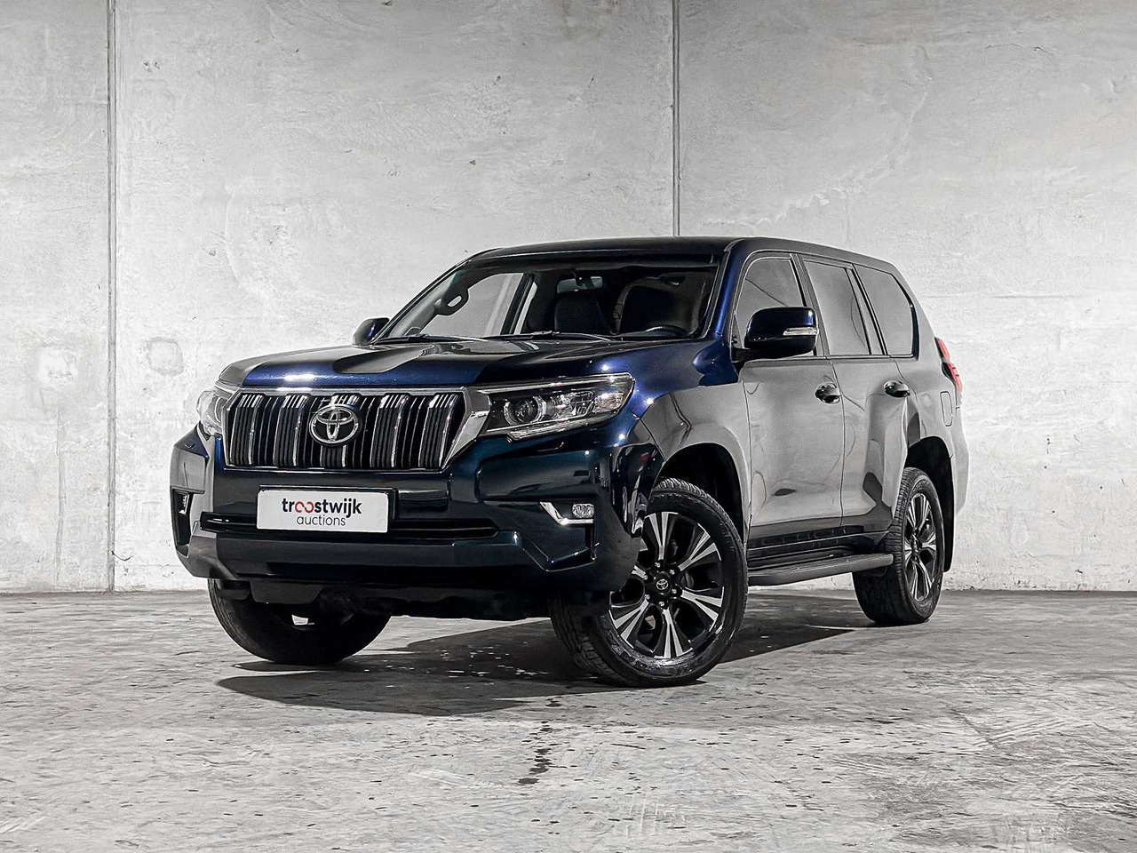 TOYOTA LAND CRUISER 2.8 D-4D-F CHALLENGER BLIND VAN 177HP 2020, VHH-33-H COMMERCIAL VEHICLE - Kisteherautó: 1 kép. TOYOTA LAND CRUISER 2.8 D-4D-F CHALLENGER BLIND VAN 177HP 2020, VHH-33-H COMMERCIAL VEHICLE - Kisteherautó: 1 kép.