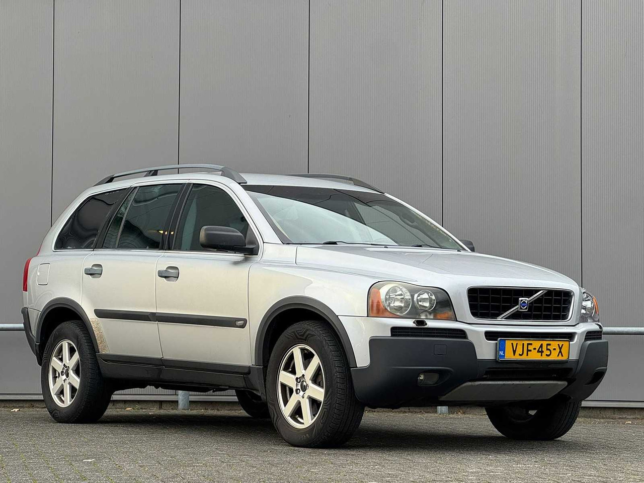 VOLVO - XC90 - 2004 - VJF-45-X- GREY LICENSE PLATE - Kisteherautó: 2 kép. VOLVO - XC90 - 2004 - VJF-45-X- GREY LICENSE PLATE - Kisteherautó: 2 kép.