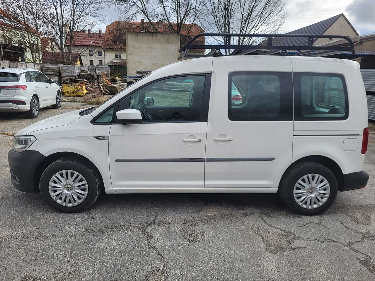 VW - 2018 - CADDY 2.0 TDI - VAN - Kisteherautó: 2 kép. VW - 2018 - CADDY 2.0 TDI - VAN - Kisteherautó: 2 kép.