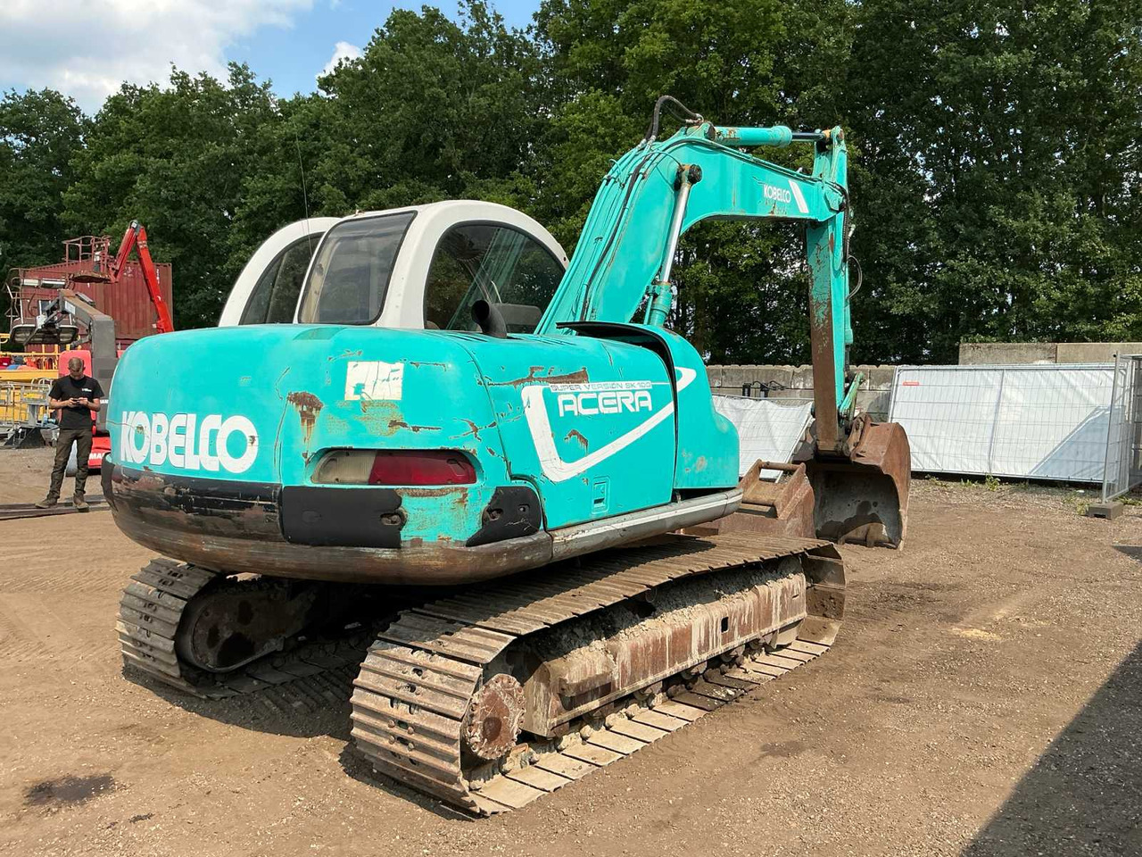 Kobelco KOBELCO - SK100 - CRAWLER EXCAVATOR - Lánctalpas kotró: 4 kép. Kobelco KOBELCO - SK100 - CRAWLER EXCAVATOR - Lánctalpas kotró: 4 kép.