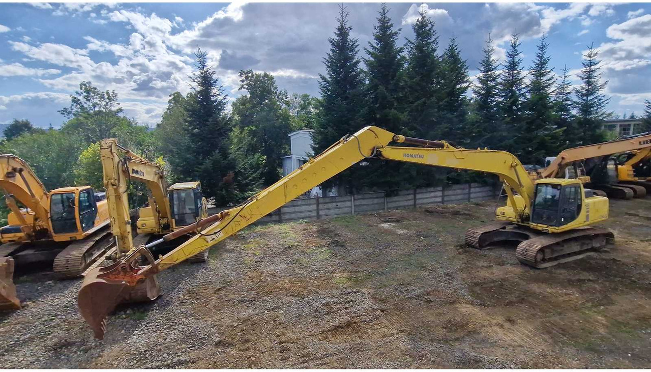 Komatsu 2002 KOMATSU PC 210 LC LONG REACH TRACKED EXCAVATOR - Lánctalpas kotró: 2 kép. Komatsu 2002 KOMATSU PC 210 LC LONG REACH TRACKED EXCAVATOR - Lánctalpas kotró: 2 kép.