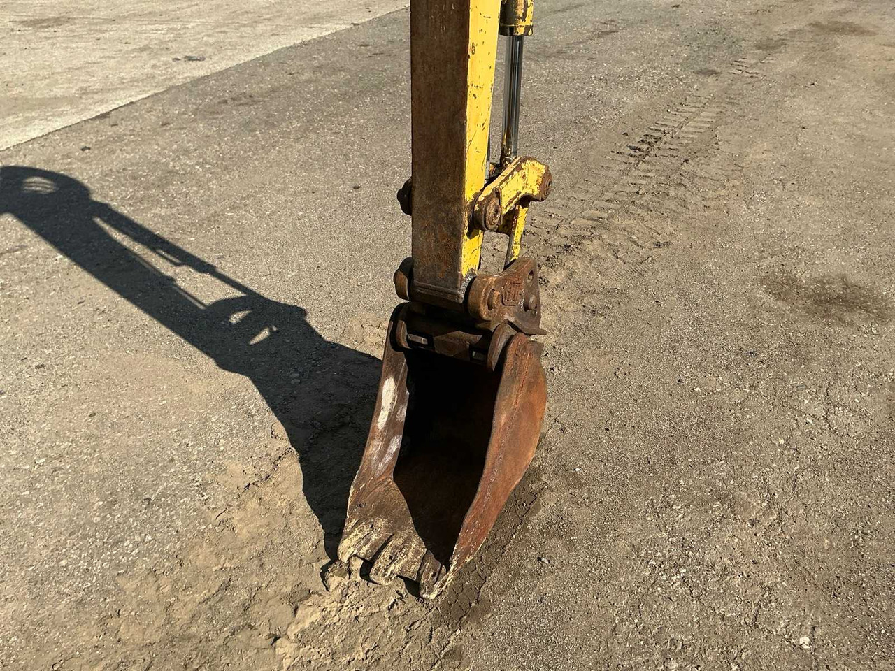 Minikotró Komatsu PC 27 MR-2: 8 kép.