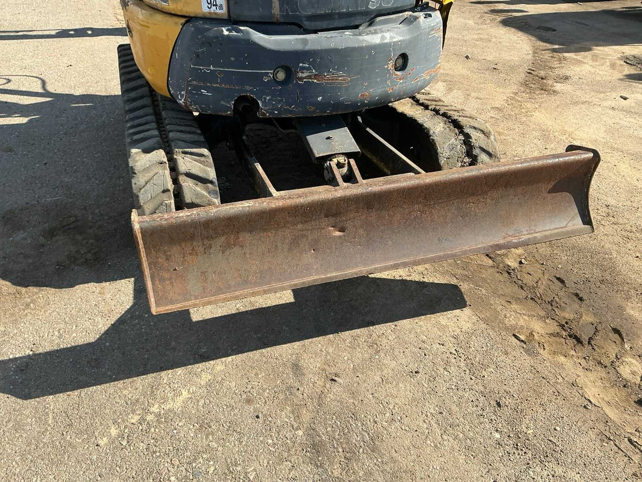 Minikotró Komatsu PC 27 MR-2: 23 kép.