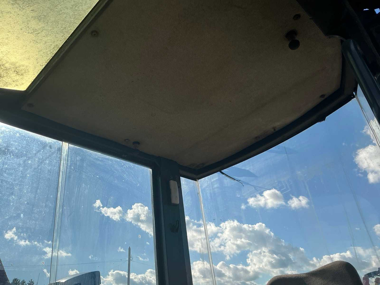 Minikotró Komatsu PC 27 MR-2: 29 kép.