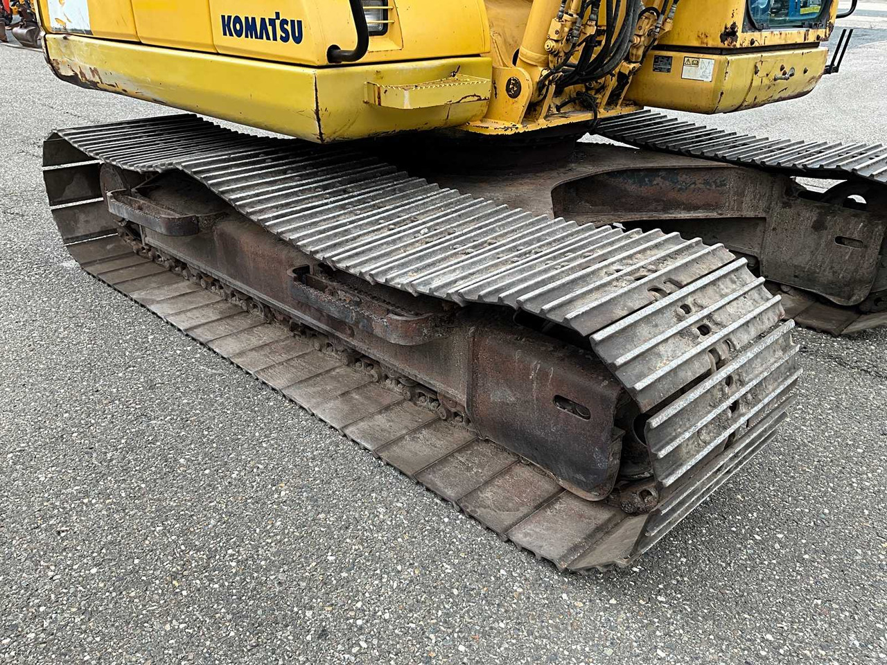 Lánctalpas kotró Komatsu PC130-7: 12 kép.