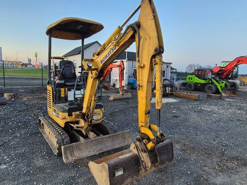 Komatsu PC18MR-2 - Minikotró: 4 kép. Komatsu PC18MR-2 - Minikotró: 4 kép.