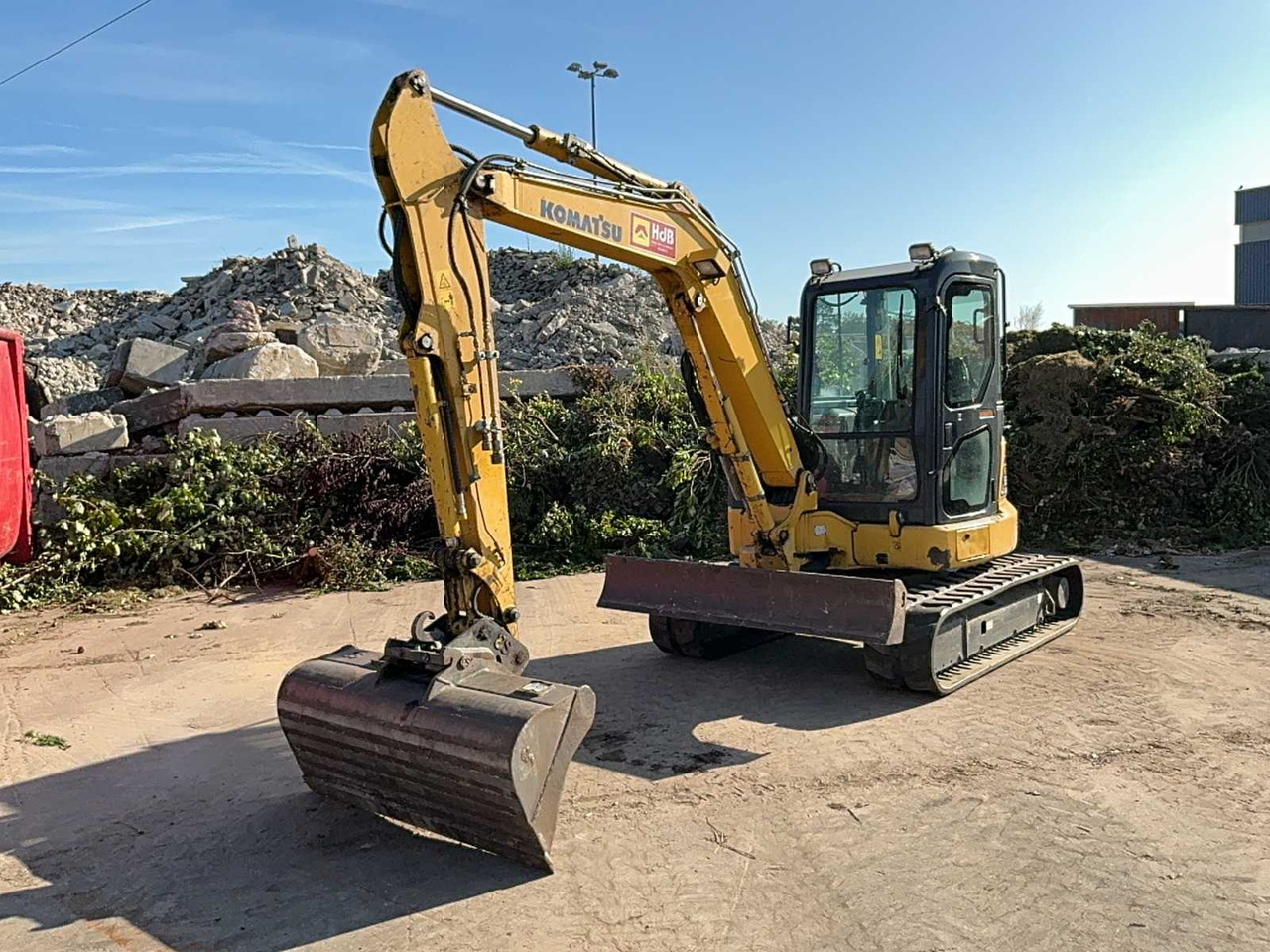 Komatsu PC55MR - Lánctalpas kotró: 1 kép. Komatsu PC55MR - Lánctalpas kotró: 1 kép.