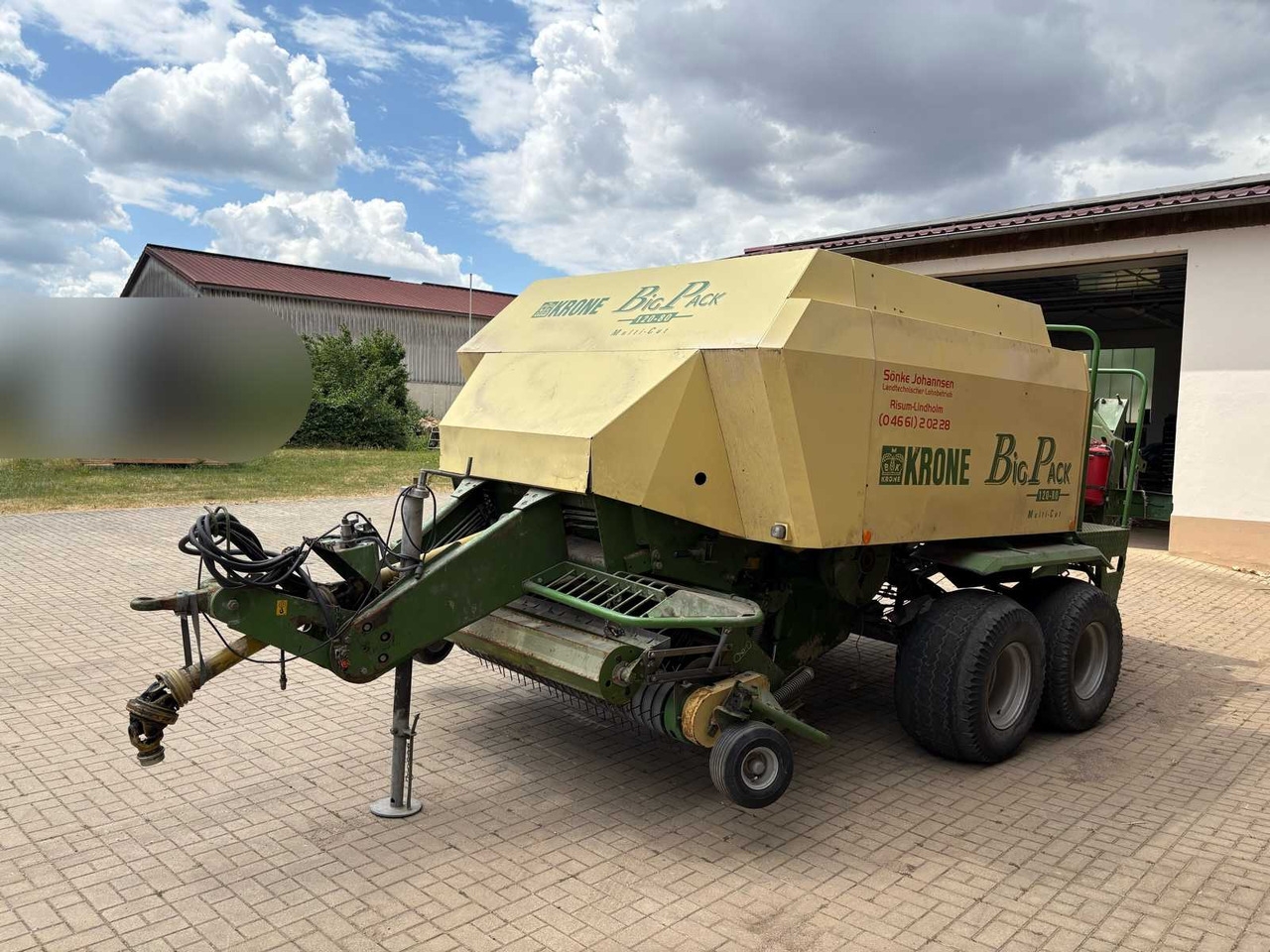 Krone Big Pack 120-80 Multi-Cut - Kocka bálázó: 1 kép. Krone Big Pack 120-80 Multi-Cut - Kocka bálázó: 1 kép.