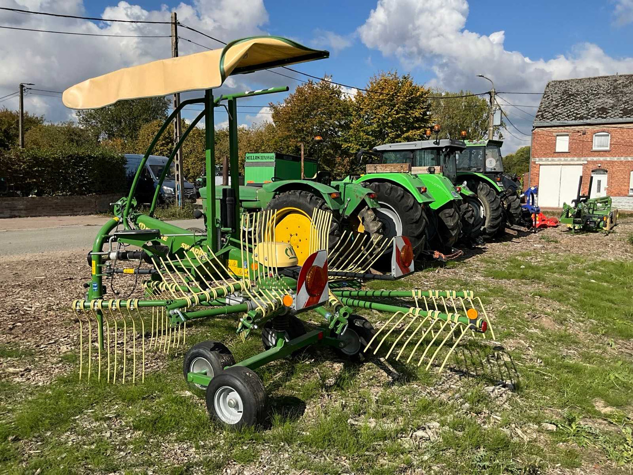 Krone Swadro S380 KS102-04 - Szálastakarmány betakarítás gépei: 5 kép. Krone Swadro S380 KS102-04 - Szálastakarmány betakarítás gépei: 5 kép.