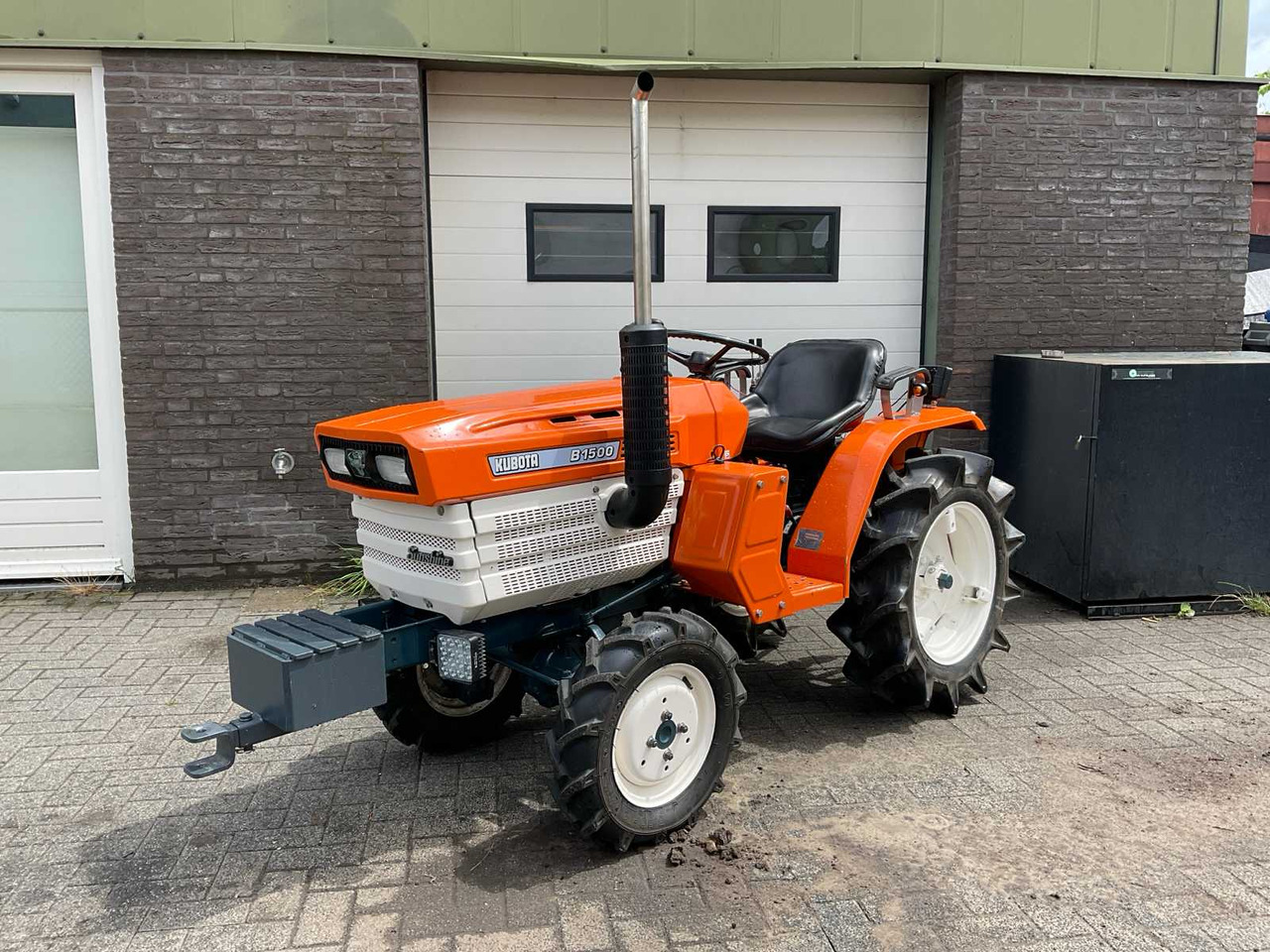 Kubota B1500DT - Kistraktor: 1 kép. Kubota B1500DT - Kistraktor: 1 kép.