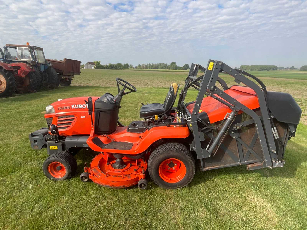 Kubota G 26 HD - Kerti fűkasza: 2 kép. Kubota G 26 HD - Kerti fűkasza: 2 kép.