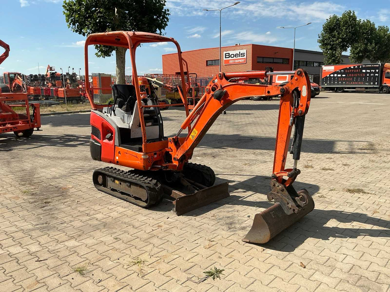 Kubota KX016-4HG - Minikotró: 4 kép. Kubota KX016-4HG - Minikotró: 4 kép.
